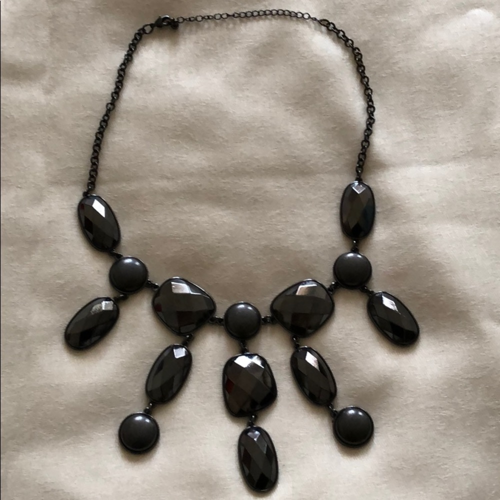 Grey black pewter accent necklace great condition!